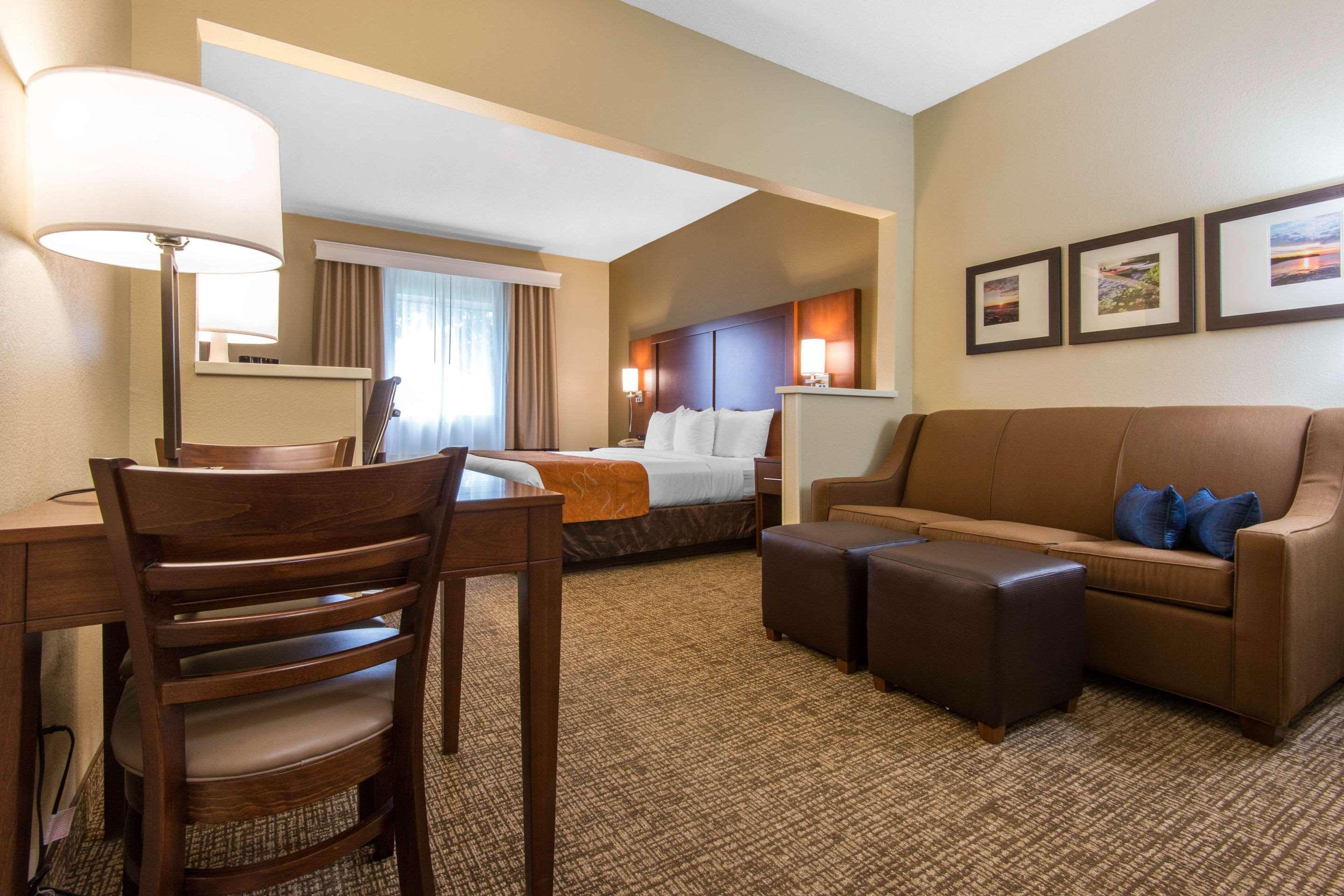 Comfort Suites Rochester Henrietta University Area Exterior foto
