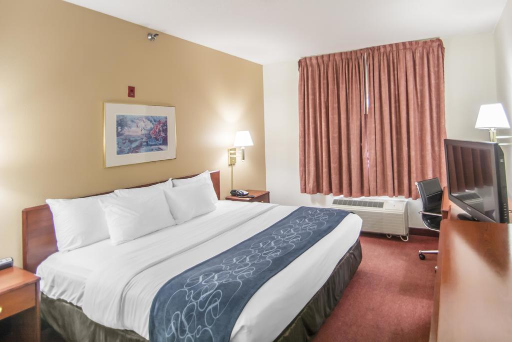 Comfort Suites Rochester Henrietta University Area Exterior foto