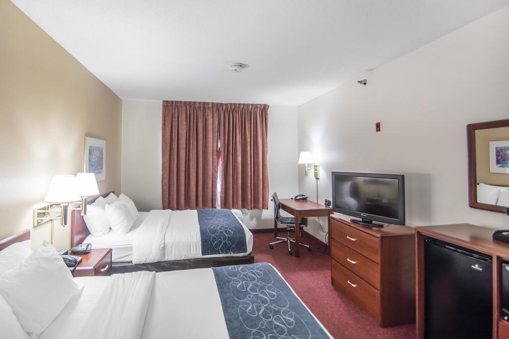 Comfort Suites Rochester Henrietta University Area Exterior foto