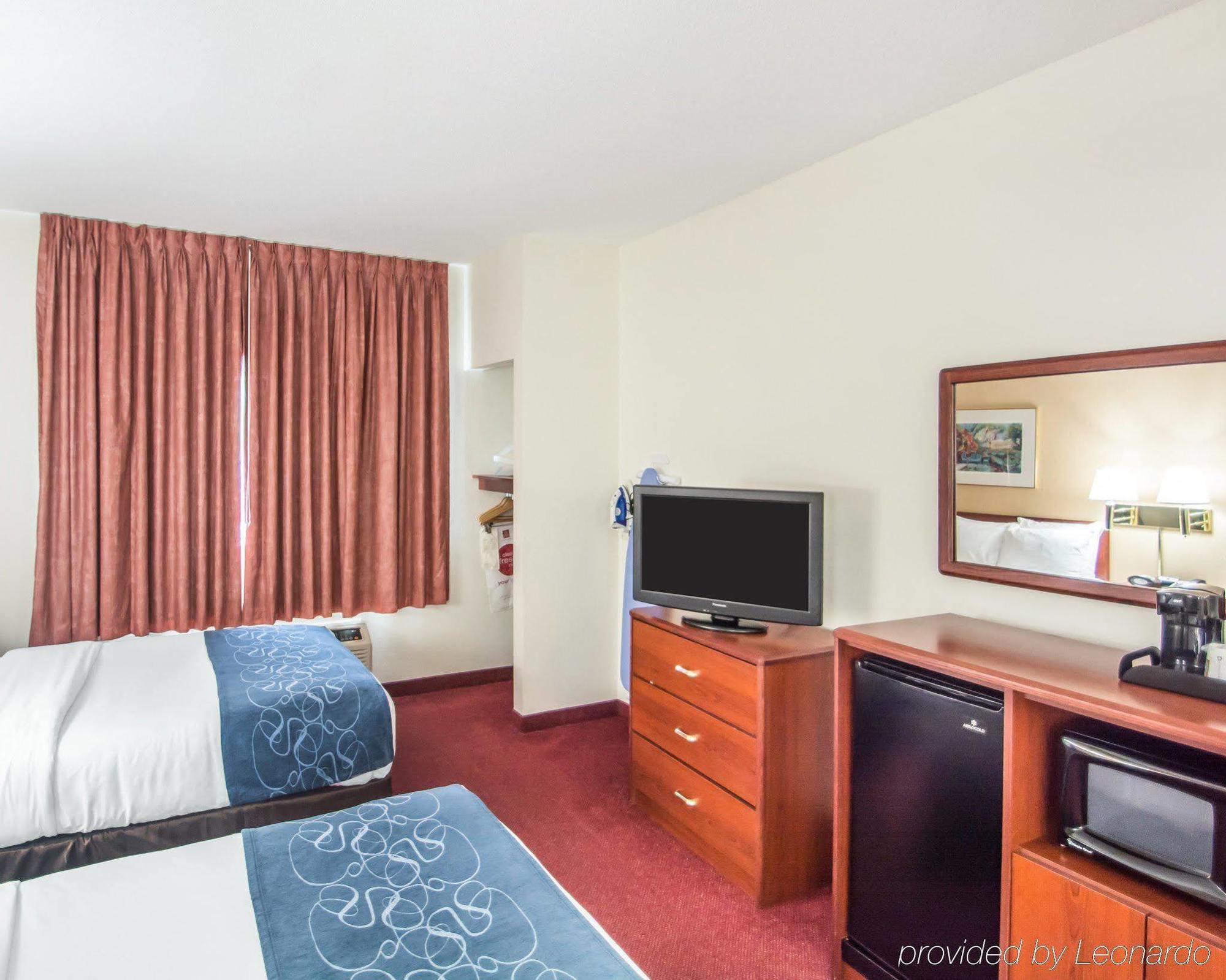 Comfort Suites Rochester Henrietta University Area Exterior foto